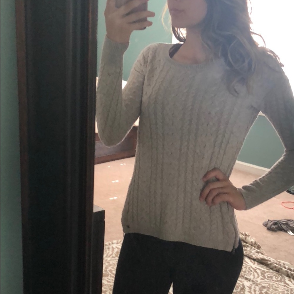 gray american eagle sweater